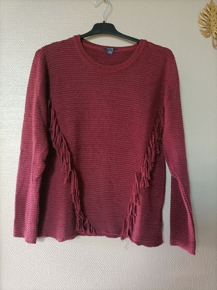 Pull bordeaux à franges