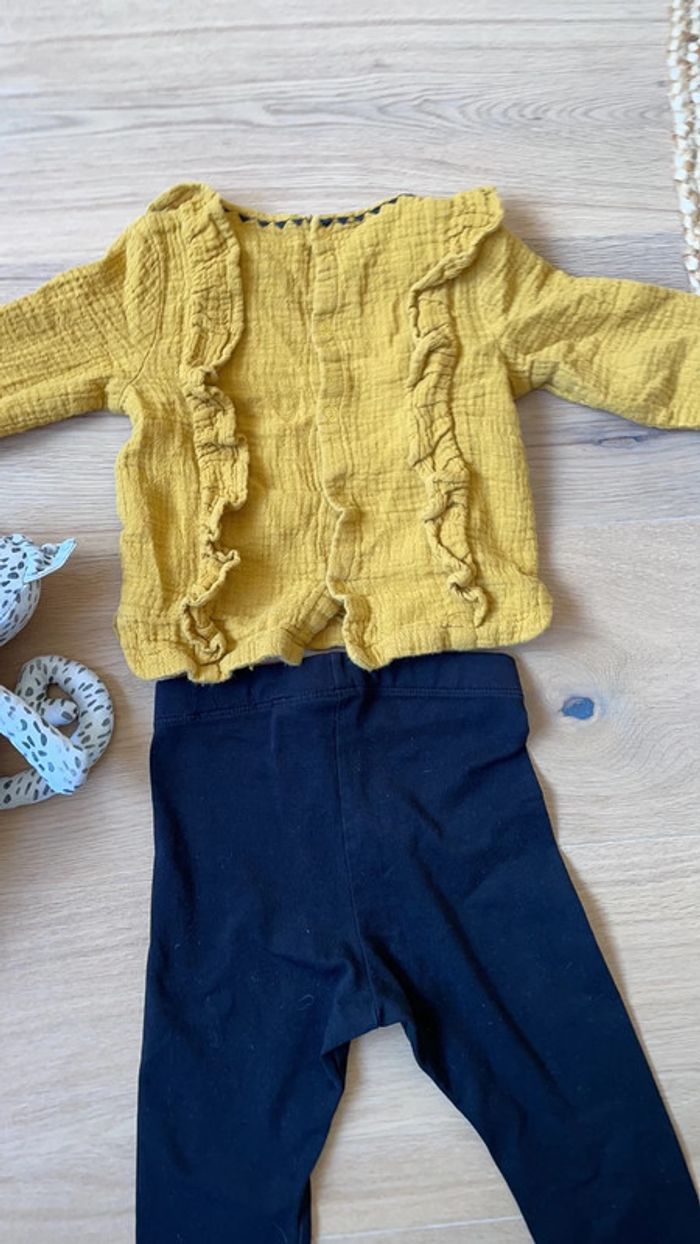 Blouse Kiabi gaze de coton et legging noir H&M 12 mois - photo numéro 4