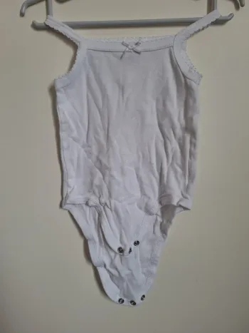 2 bodies sans manches - Kiabi - 9mois - 69-72cm - 9kg