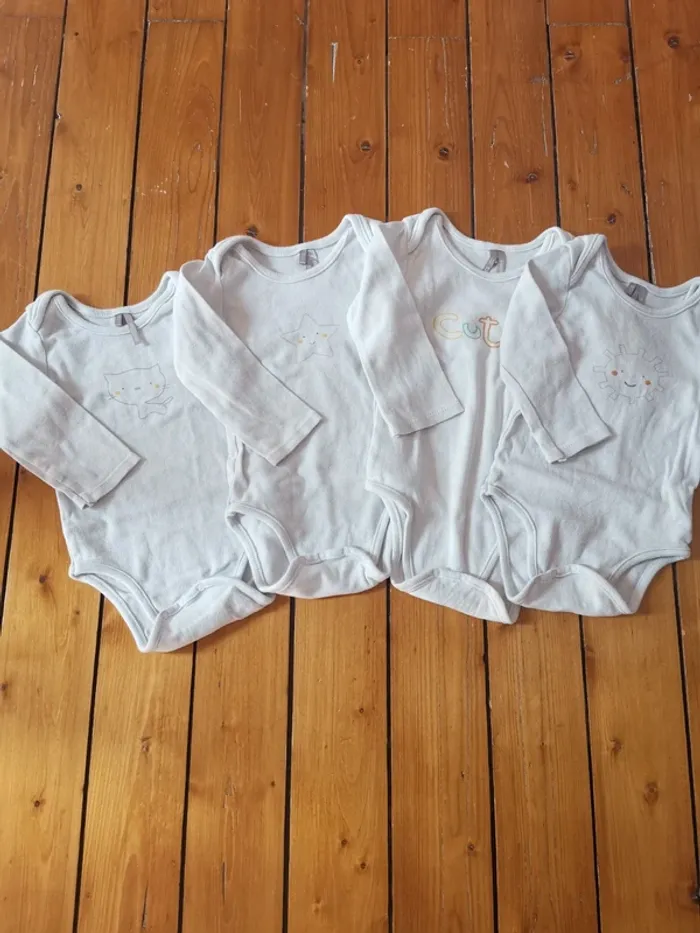 Lot de 4 bodies