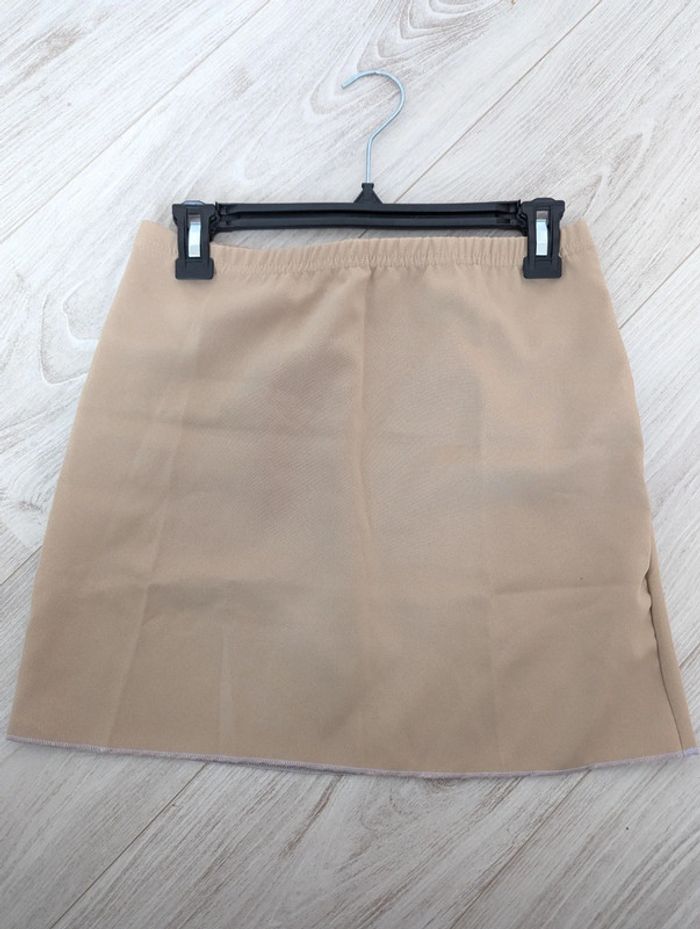 Minijupe beige taille M 38 neuve shein