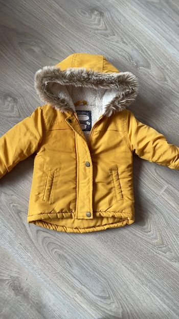 Manteau capuche chaud moutarde 9/12 mois