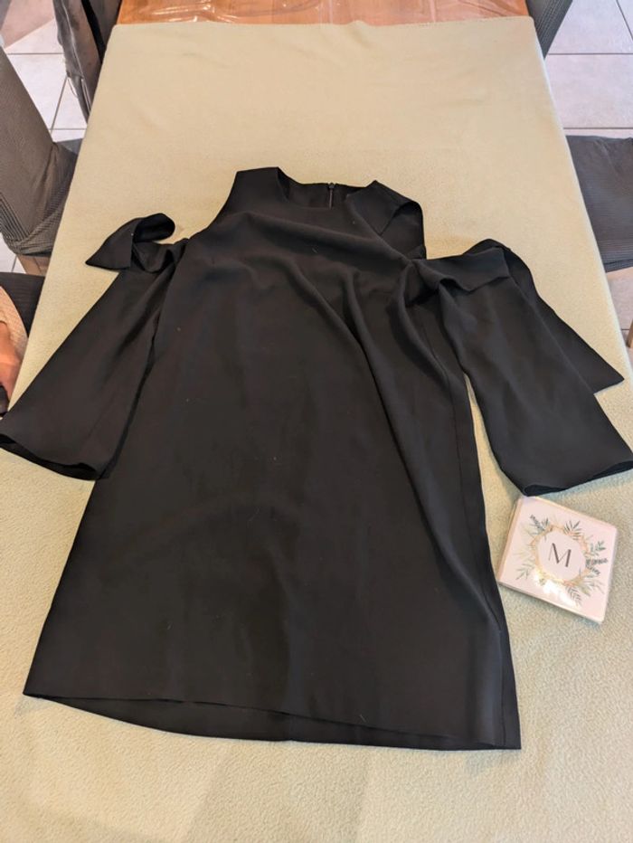 Robe noire L/12