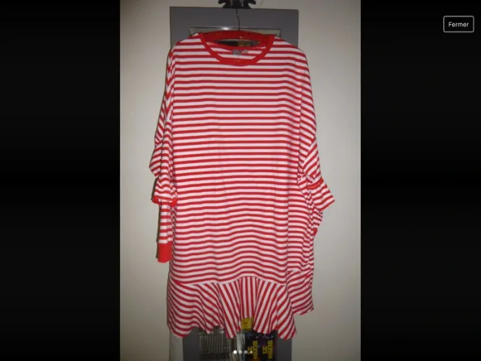 Superbe robe oversize sweat à volants et rayures rouge et blanc ASOS taille 52