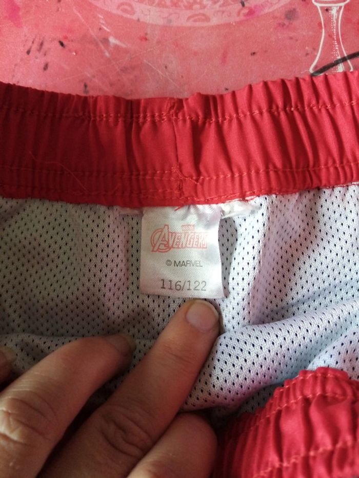 Short de bain avengers 116/122 - photo numéro 4