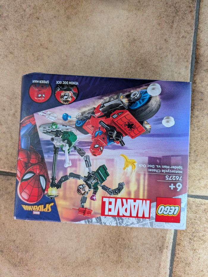 Lego 76275 La Course-poursuite en Moto Spider-Man Contre Docteur Octopus - photo numéro 2