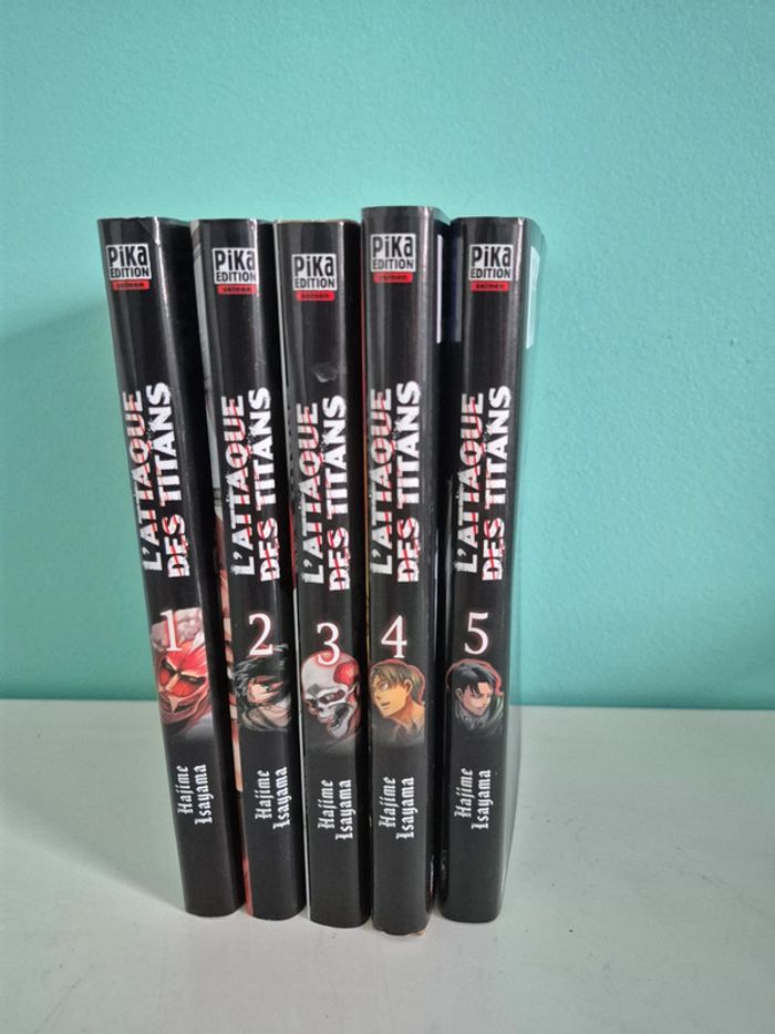 Lot de 5 mangas l'attaque des titans