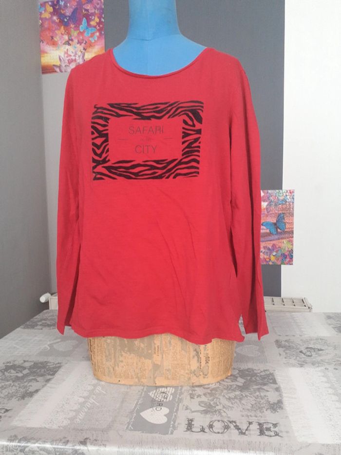 T shirt longues manches Taille 46-48