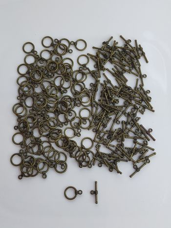 90 à 100 fermoirs toggle bronze en métal Lot n°5641