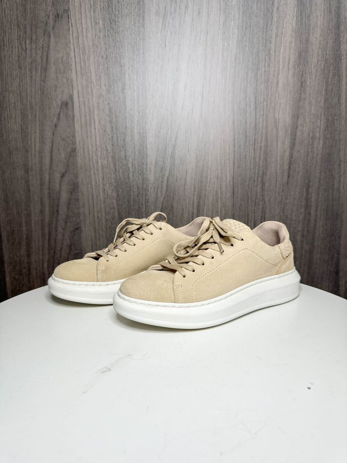 Baskets en daim beige - photo numéro 2