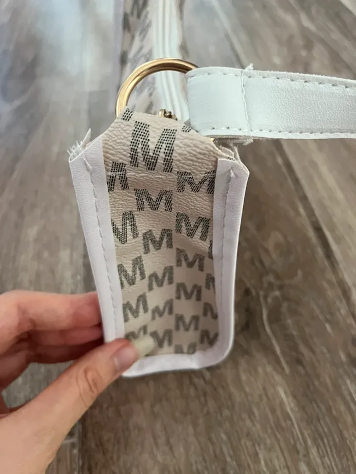 Petit sac d’épaule beige et blanc avec détaille doré - photo numéro 6