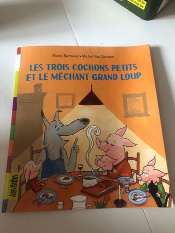 Livre les trois petits cochons est le méchant grand loup