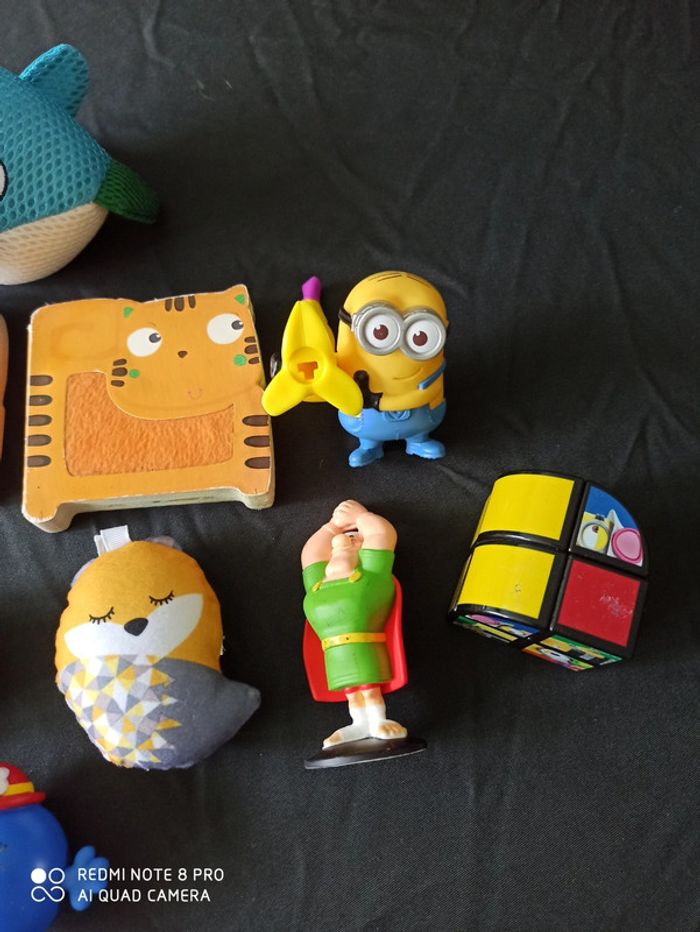 Lot de jouets - photo numéro 2