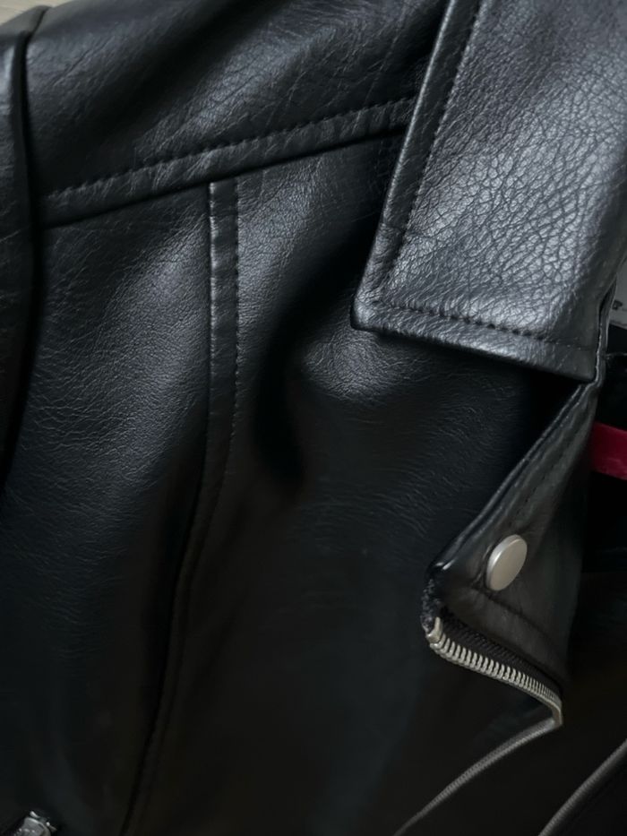 veste en cuir noire - photo numéro 2