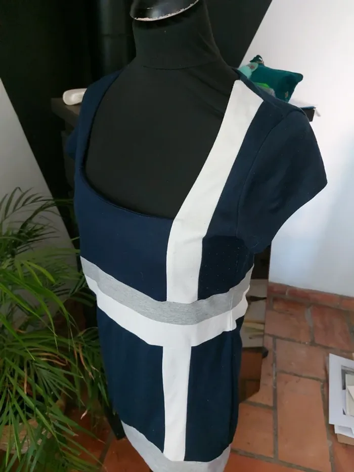 Robe moulante - photo numéro 4