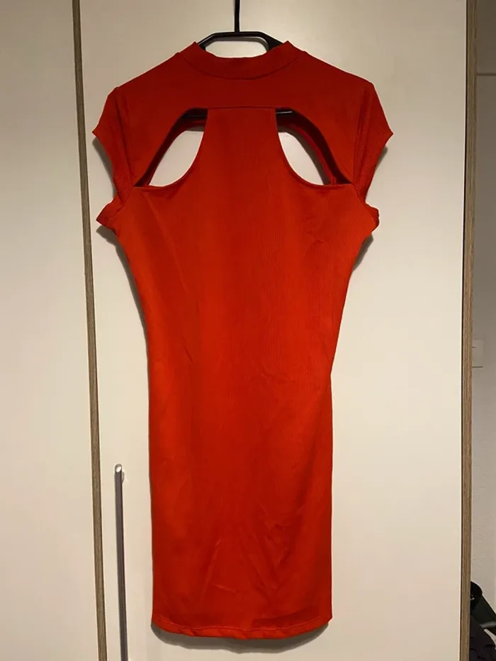 Robe rouge orangé - photo numéro 2