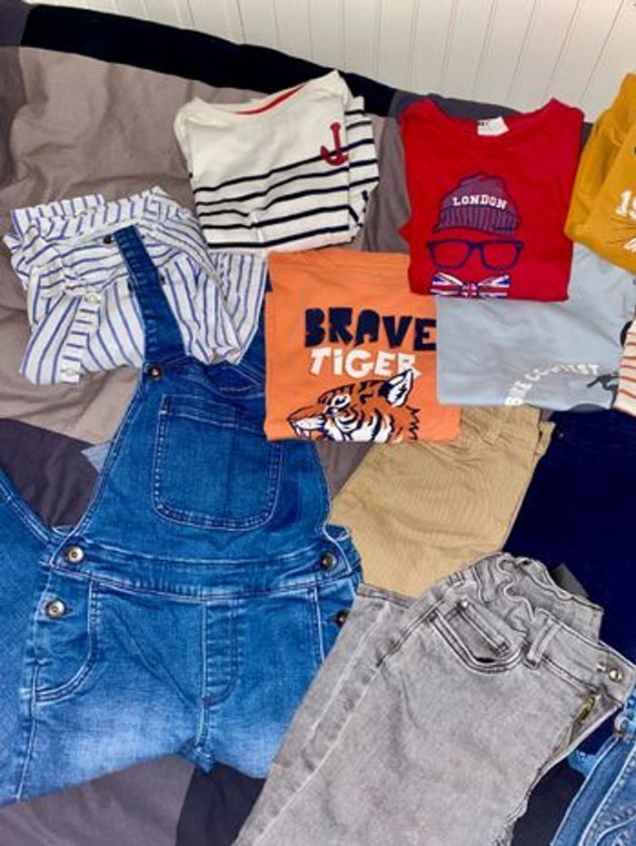Lot de vêtements garçon 5ans - photo numéro 2