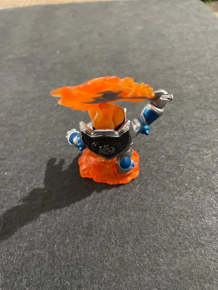 Figurine Skylanders Giants Ignitor - photo numéro 3