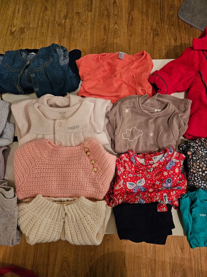 Lot de vêtements - photo numéro 2