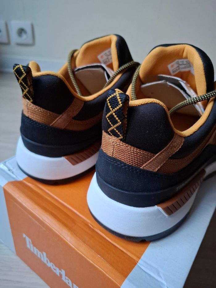 Timberland t.44,5 Imperméables, Neuf jamais porte, légères, valeur 140euro - photo numéro 3