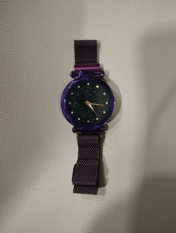 Jolie montre à strass avec bracelet magnétique