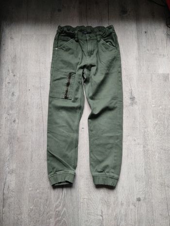 Pantalon kiabi 10 ans vert kaki 😍