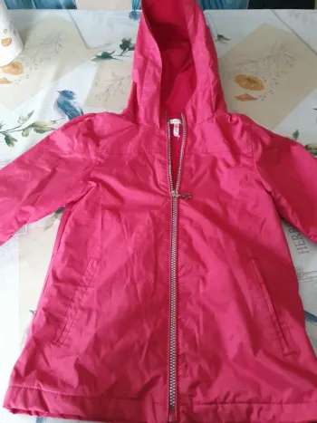 Veste à capuche 6 ans.