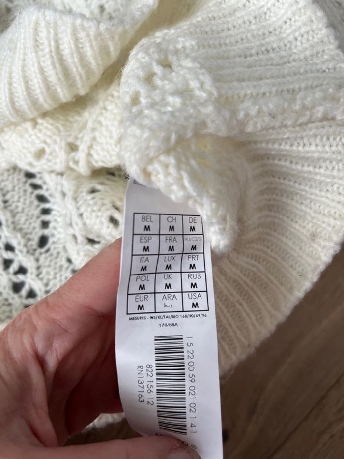 Joli pull légèrement décolleté dans le dos - photo numéro 3