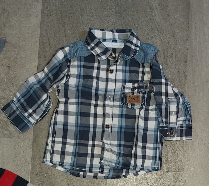 Chemise 6 mois garçon comme neuve - photo numéro 2
