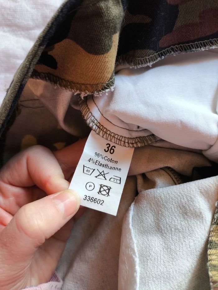 Pantacourt camouflage femme 3 Suisses – Taille 36 – Bon état. - photo numéro 10