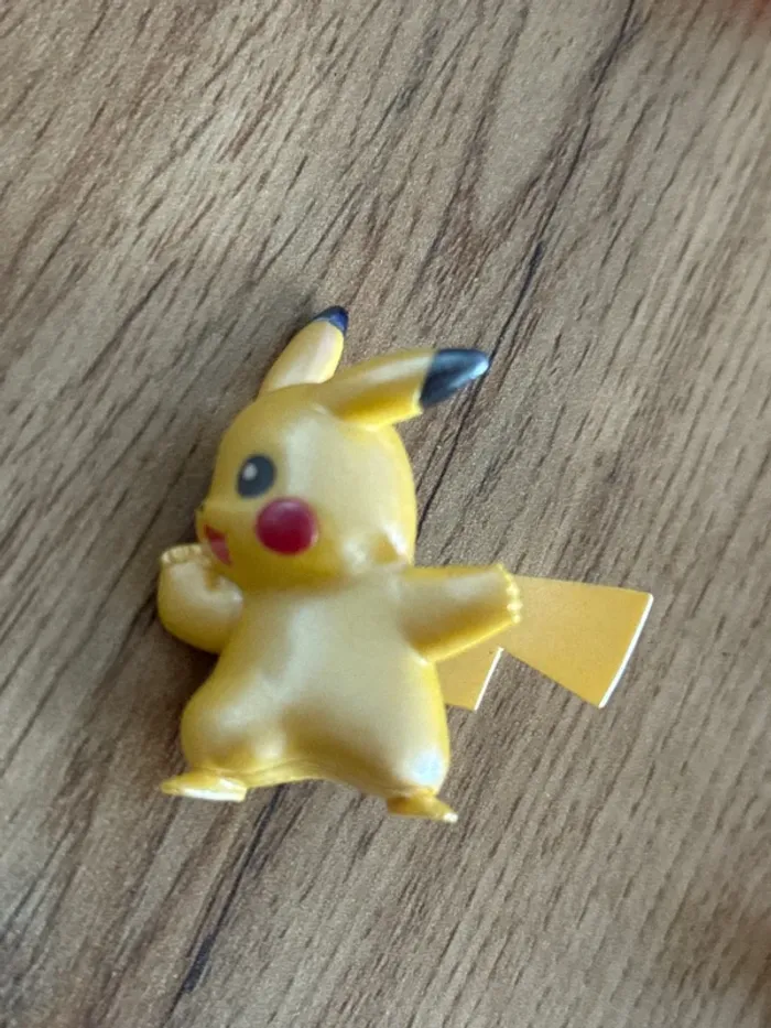 Lot figurine Pokémon Pikachu - photo numéro 6