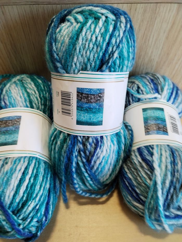 Lot de 3 pelotes de laine dégradé bleu turquoise blanc - photo numéro 4