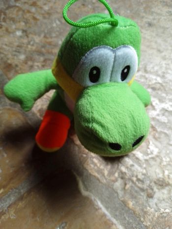 Peluche Yoshi