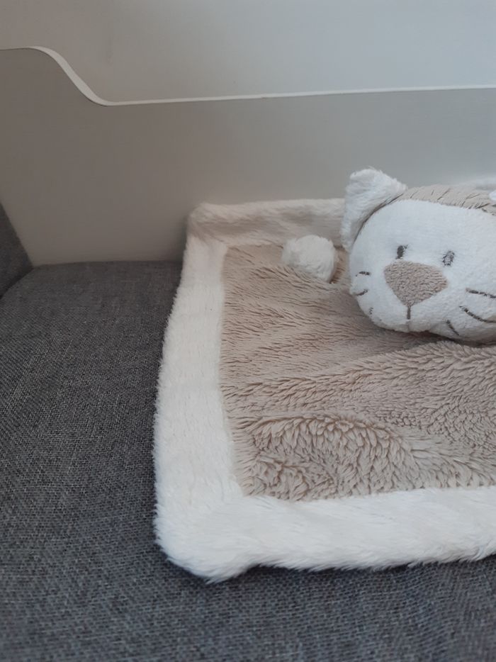 Doudou plat chat 🐱 blanc La Galleria - photo numéro 4