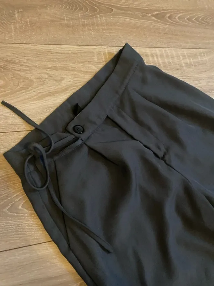 Pantalon bien habillé taille M