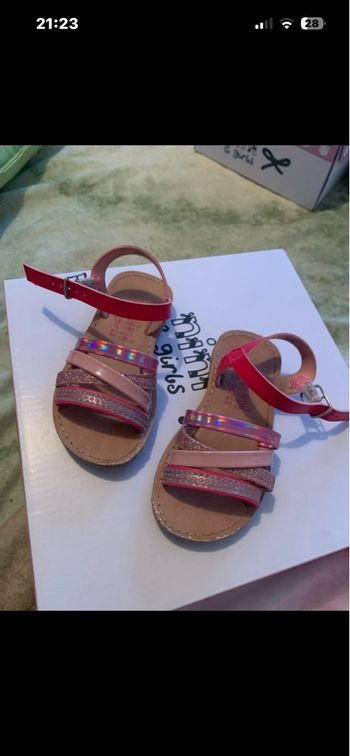 Vend sandales fille
