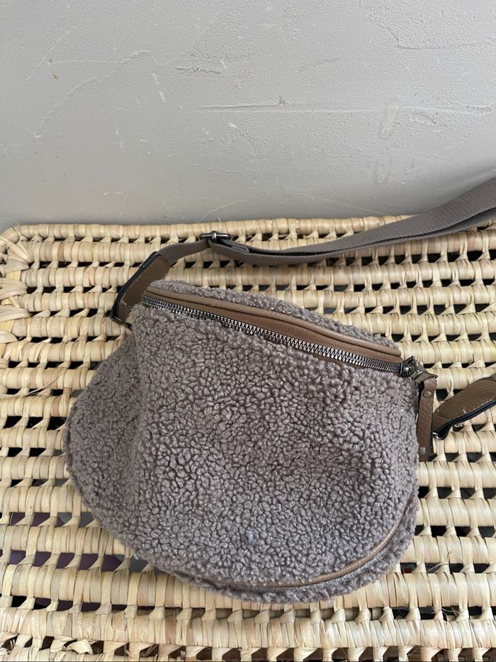 Sac banane en bouclette marron - photo numéro 2