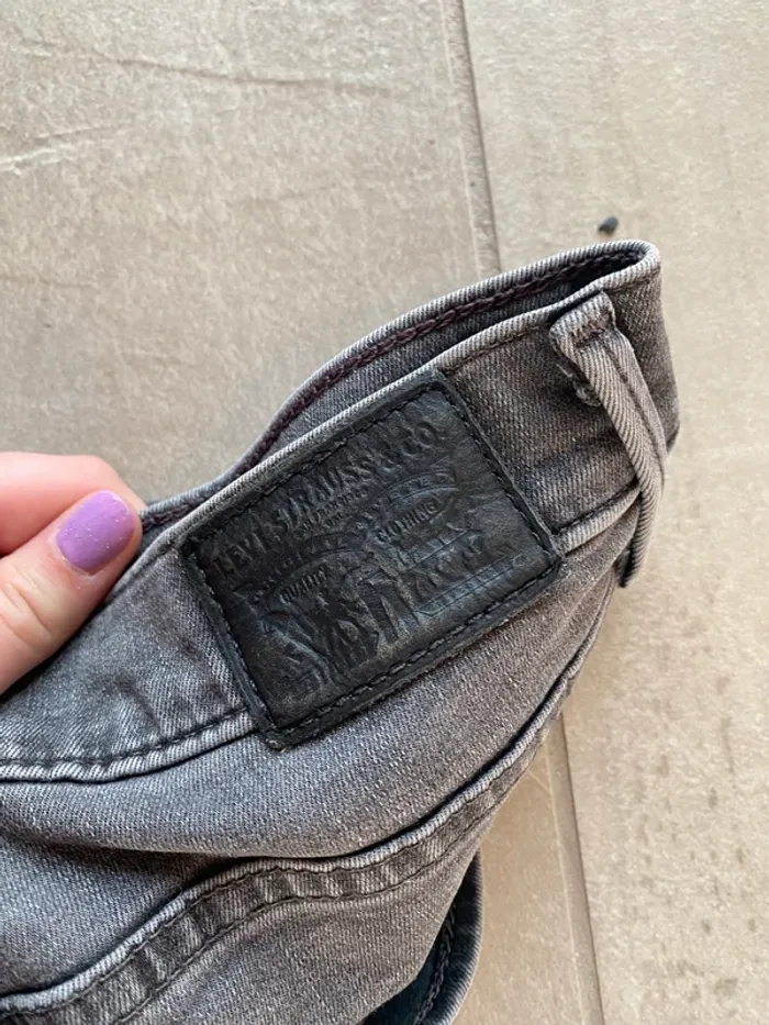 Jeans levis noir - photo numéro 4