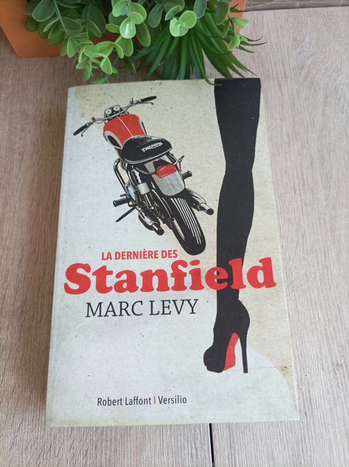 Livre La dernière des Stanfield Marc Levy