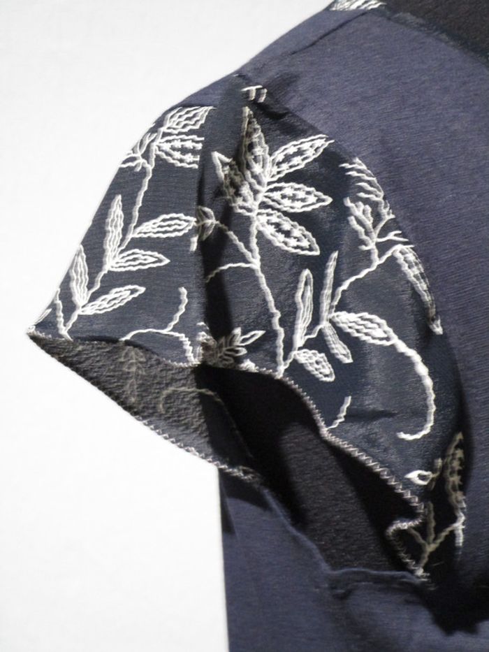 T-shirt noir fleurs beiges Jac Jac 40 NEUF - photo numéro 6