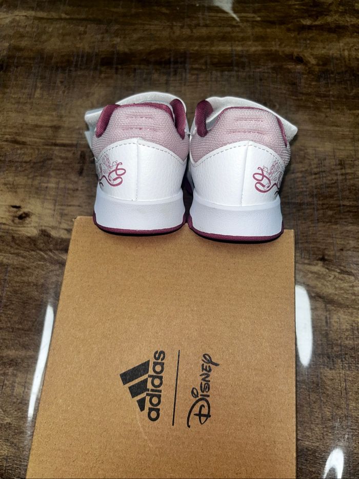 Baskets Adidas neuf - photo numéro 4