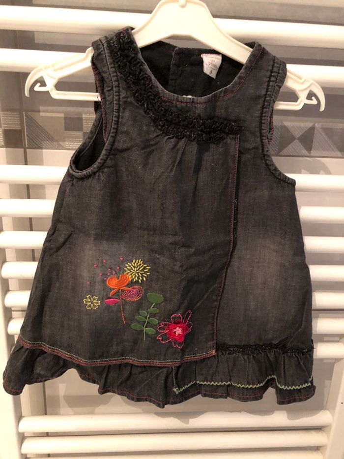 Robe jeans Les bébés taille 18 mois en tbe à 5 euros
