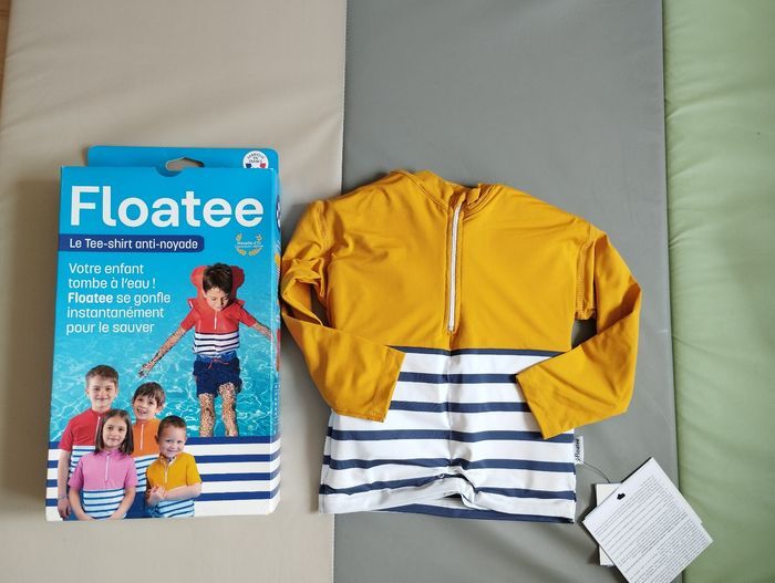 T shirt de bain Floatee taille 3 ans neuf manche longues - photo numéro 1
