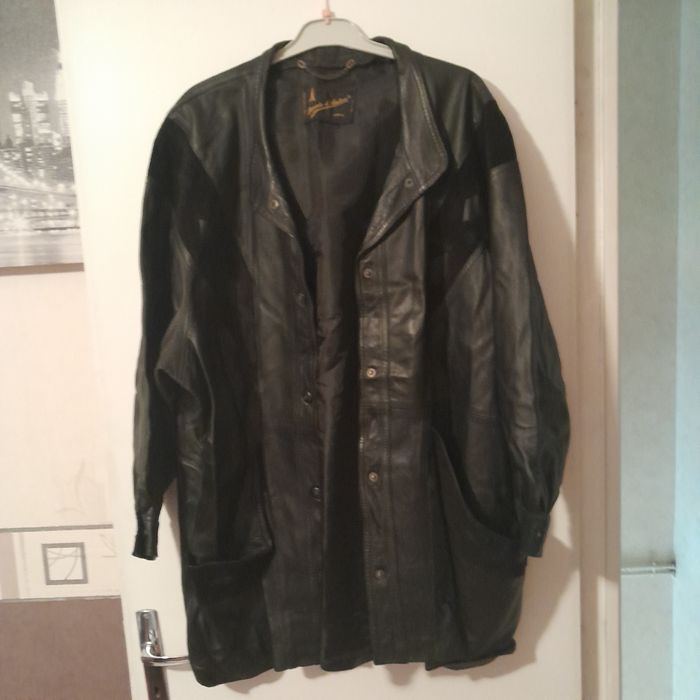 Vend veste en cuir grande taille