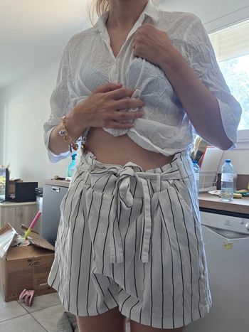 Short bershka taille m