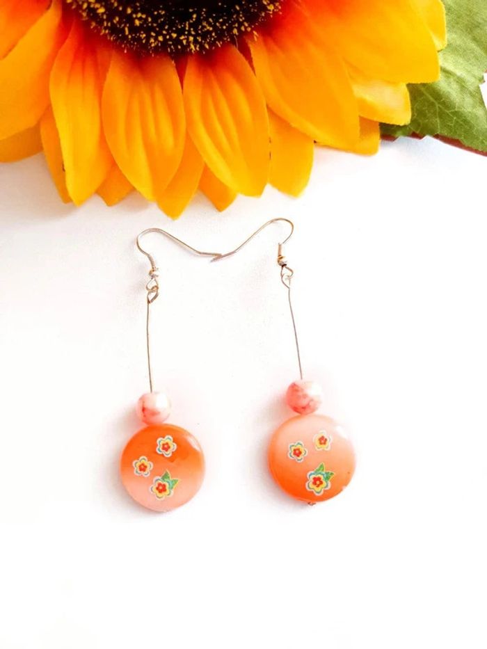 Magnifique paire de boucles d'oreilles pendantes orange