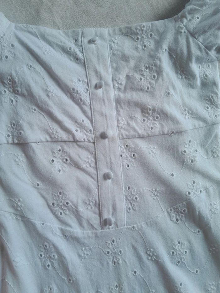Robe broderie anglaise Asos Design neuve sans etiquette - photo numéro 2