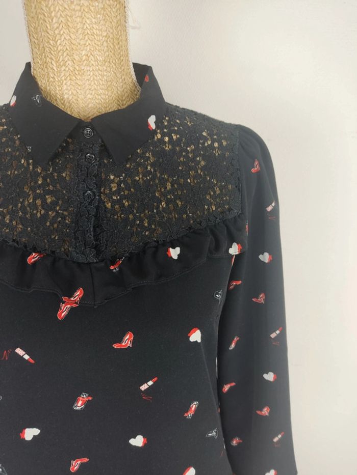 Robe mi-longue manches 3/4 noire et col dentelle motifs rouges et blancs taille 36 Naf Naf - photo numéro 4