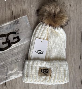 Bonnet Ugg beige neuf -Taille unique 