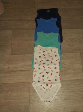 Lot de 4 bodies  sans manche